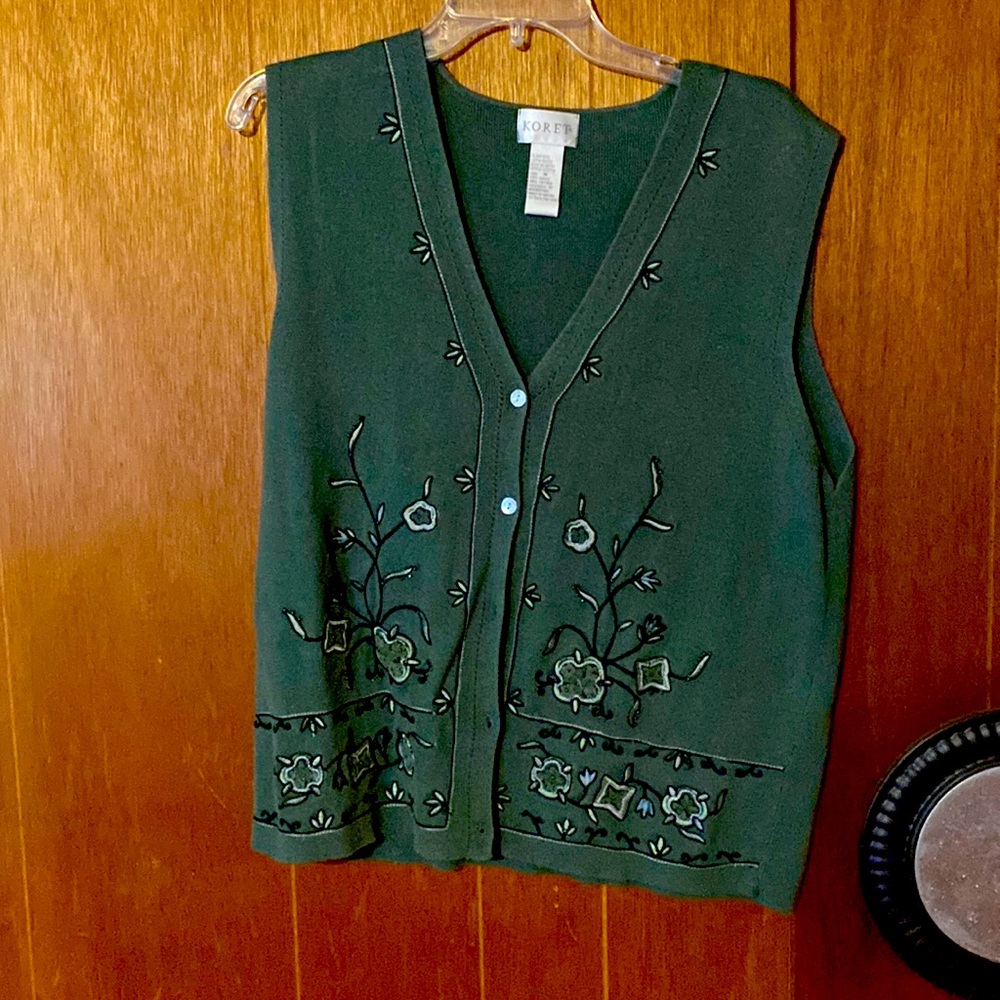 Beautiful koret vest size medium